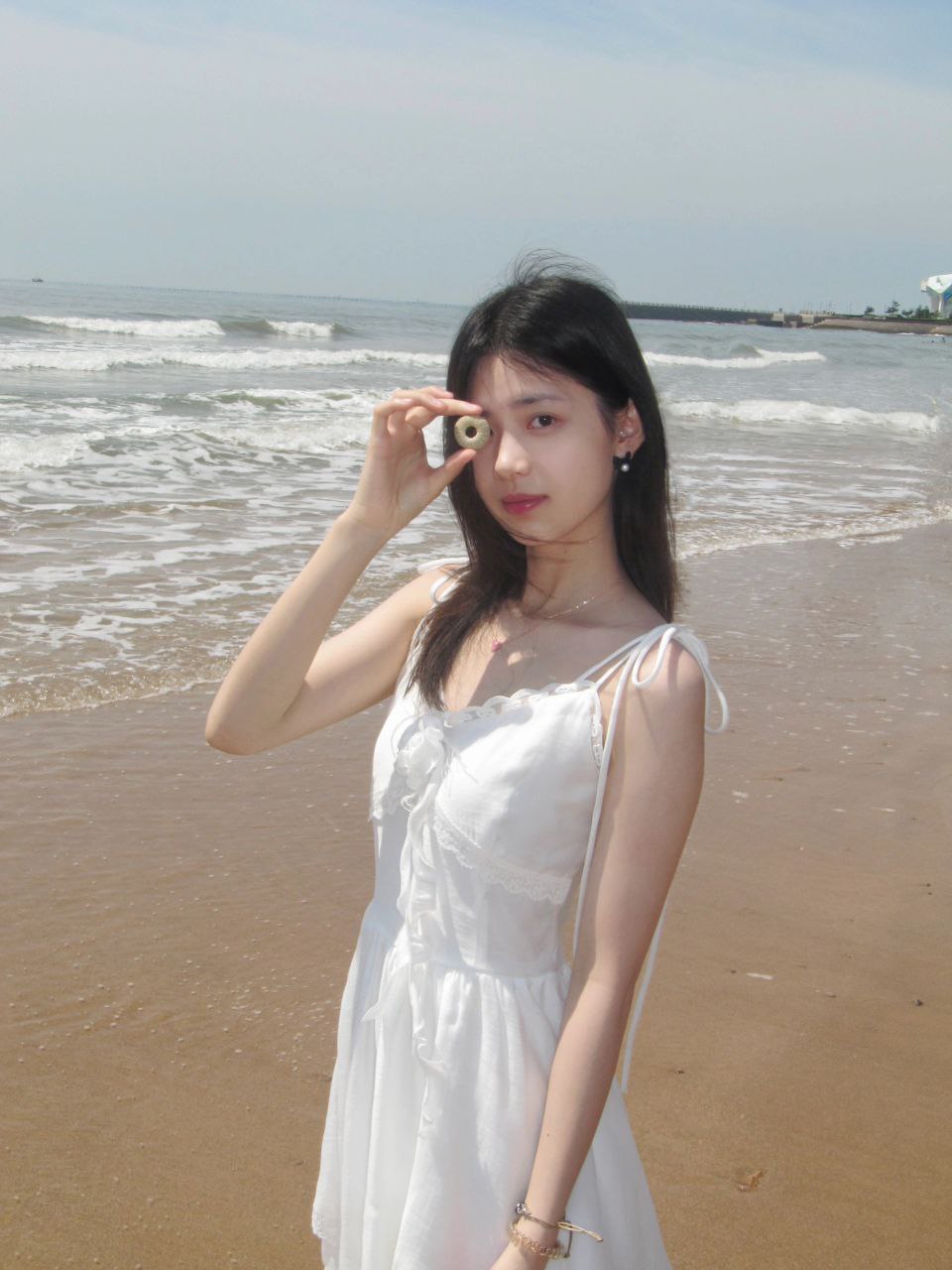 深夜刷屏的“电子榨菜”，正在悄悄榨干你的钱包和时间！