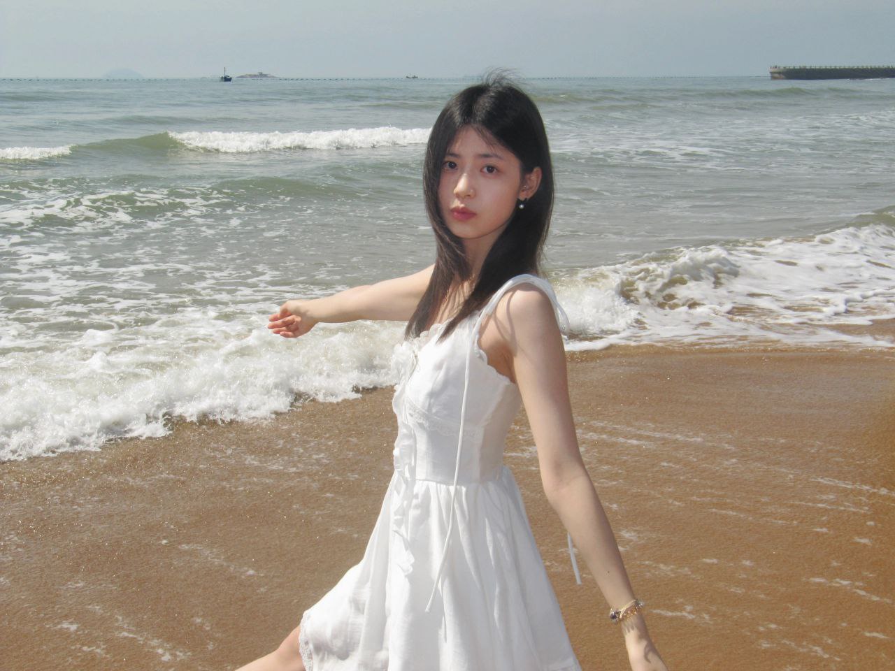 当NPC不再“演戏”：游客一句真心话，为何让景区角色扮演者集体破防？